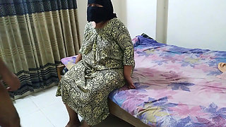 Muslim Stepaunty with Big Tits and Big Ass Wants to Fuck Me I'm Reading I Went to Her Room and Fucked on the Bed
