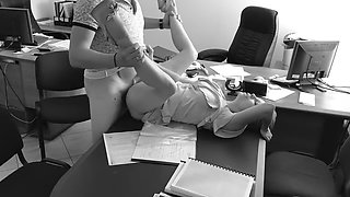 Boss fucks my wife at the office on hid