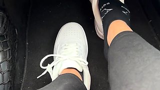 Solo masturbation and the foot fetish