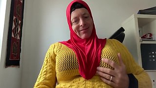 Fatima-cumming in red hijab