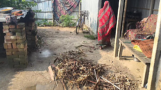 Pados ki bhabhi lakadi Sukha rahi thi jakar chudai ki outdoor