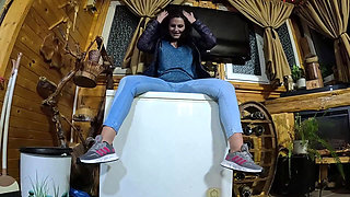 Cameltoe MILF Dances, Teases & Pees in Her Jeans - Wet Fetish Fantasy 335