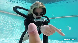 Sexy chick in scuba Monica is sucking a dick under the water