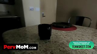 Fabulous stepmom Jasmine Jae gives son-in-law dick sucking for breakfast