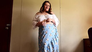 Chubby Layla Dancing & Stripping