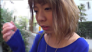Asian schoolgirl blows two strangers on the street