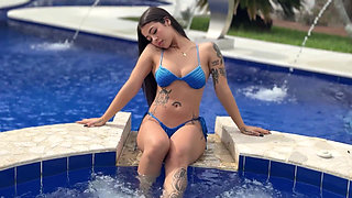 Sexy Colombian Woman Gets Fucked in the Pool, She Loves Big Cock